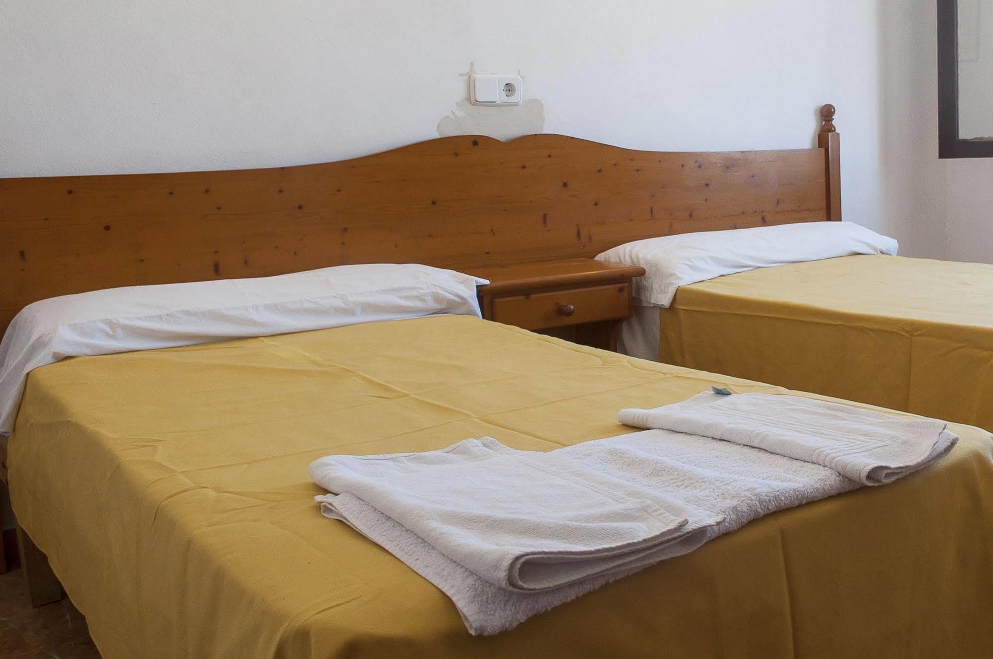 Surfing Concept Hostel Cala Ratjada  Dış mekan fotoğraf
